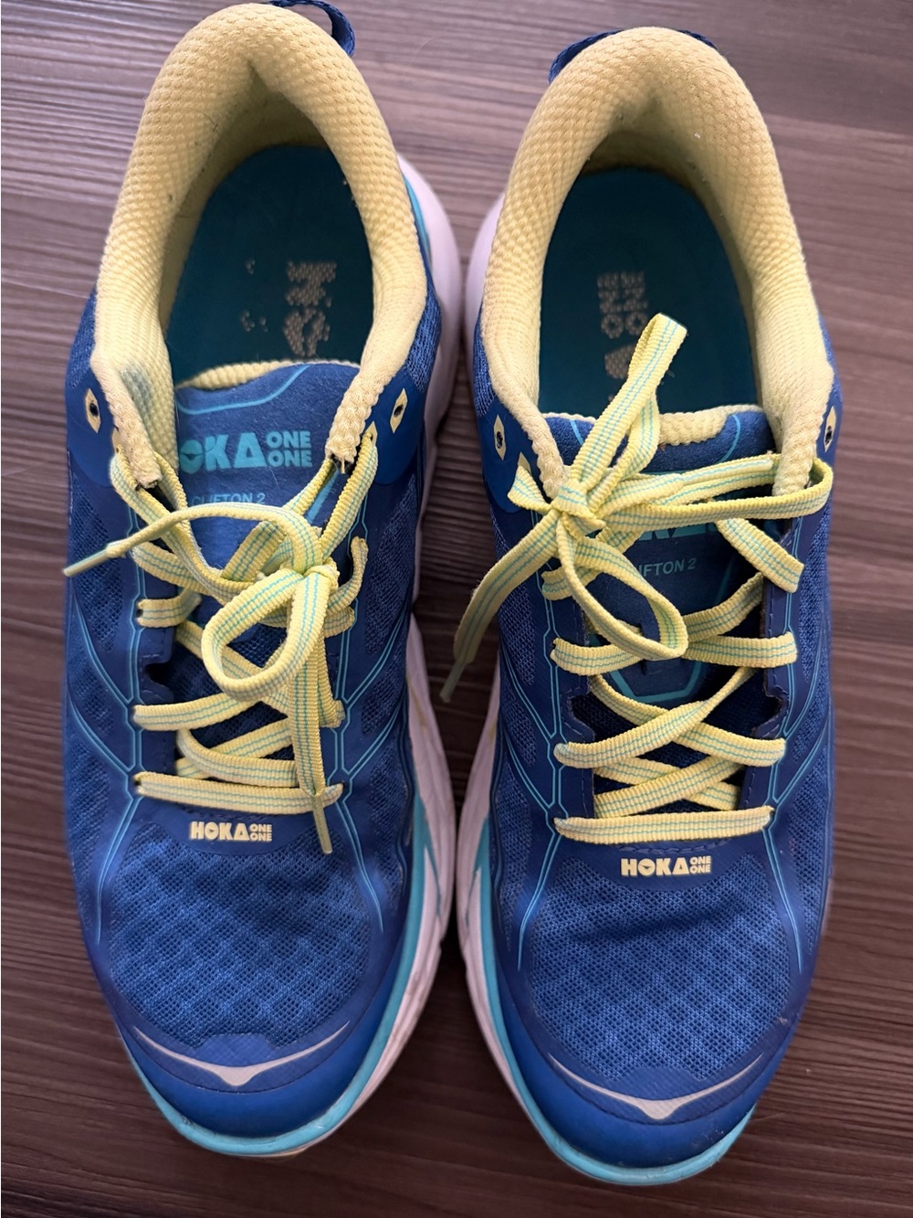 Hoka One One Clifton 2 women’s size 10
Ortholite walking road running shoes